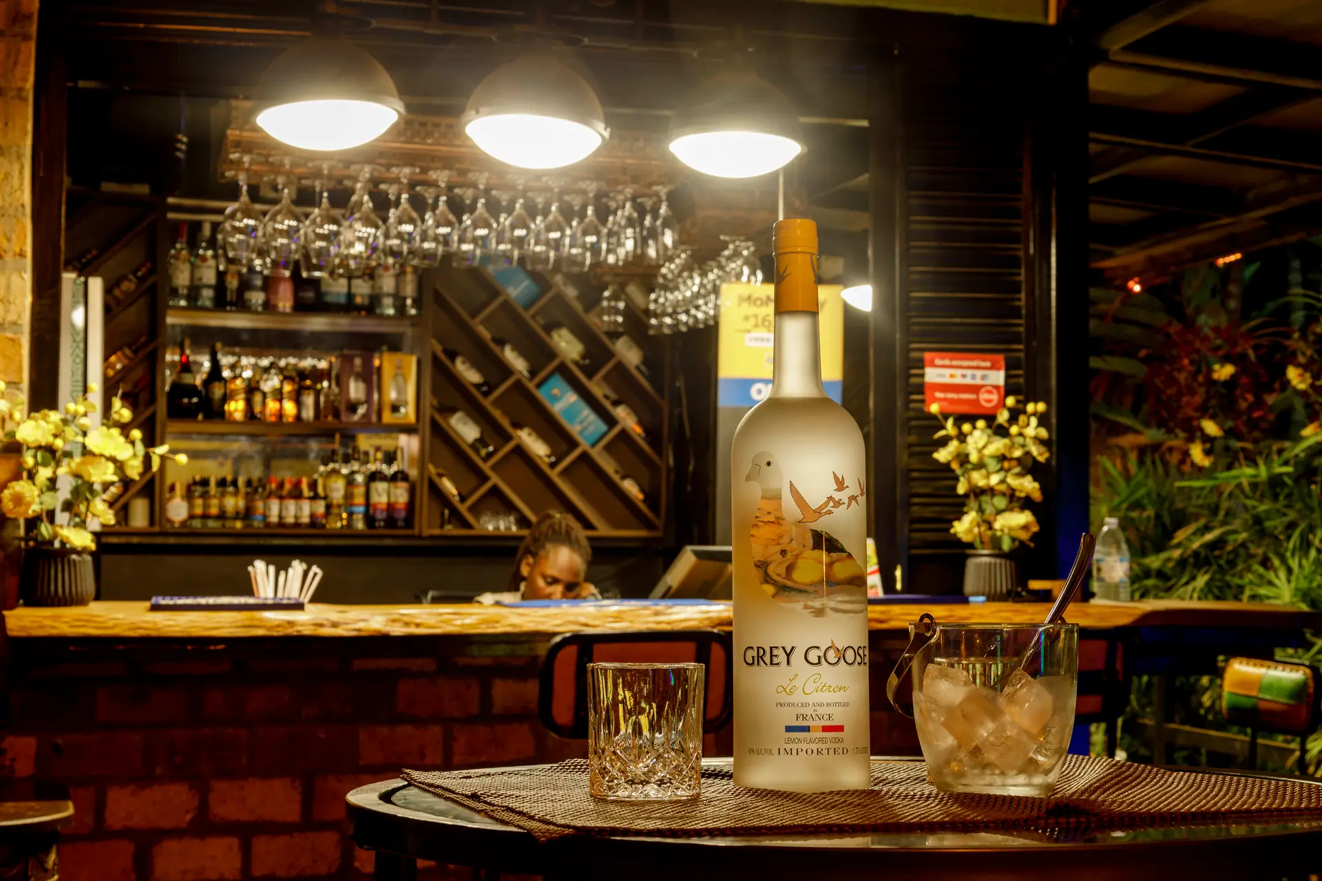 bar at vennie suites